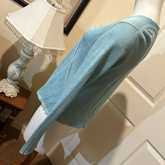 Tommy Bahama Crochet Cardigan. XS - Picture 4 of 10